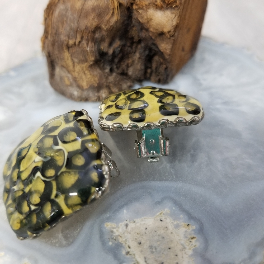 Vintage Square Leopard print Earrings - Picture 5 of 8